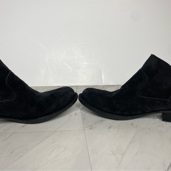 Born Beth Black Distressed Suede Bootie 9 1/2 M - Picture 6 of 15